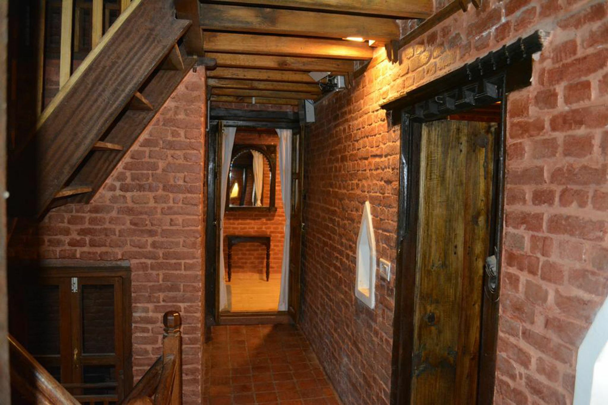 ラリトプル ヤンバ トラディショナル ホーム Bed & Breakfast エクステリア 写真